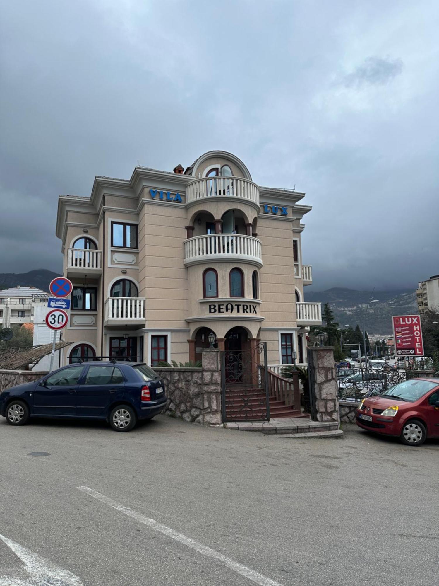 Beatrix Lux Hotel Budva Exterior photo